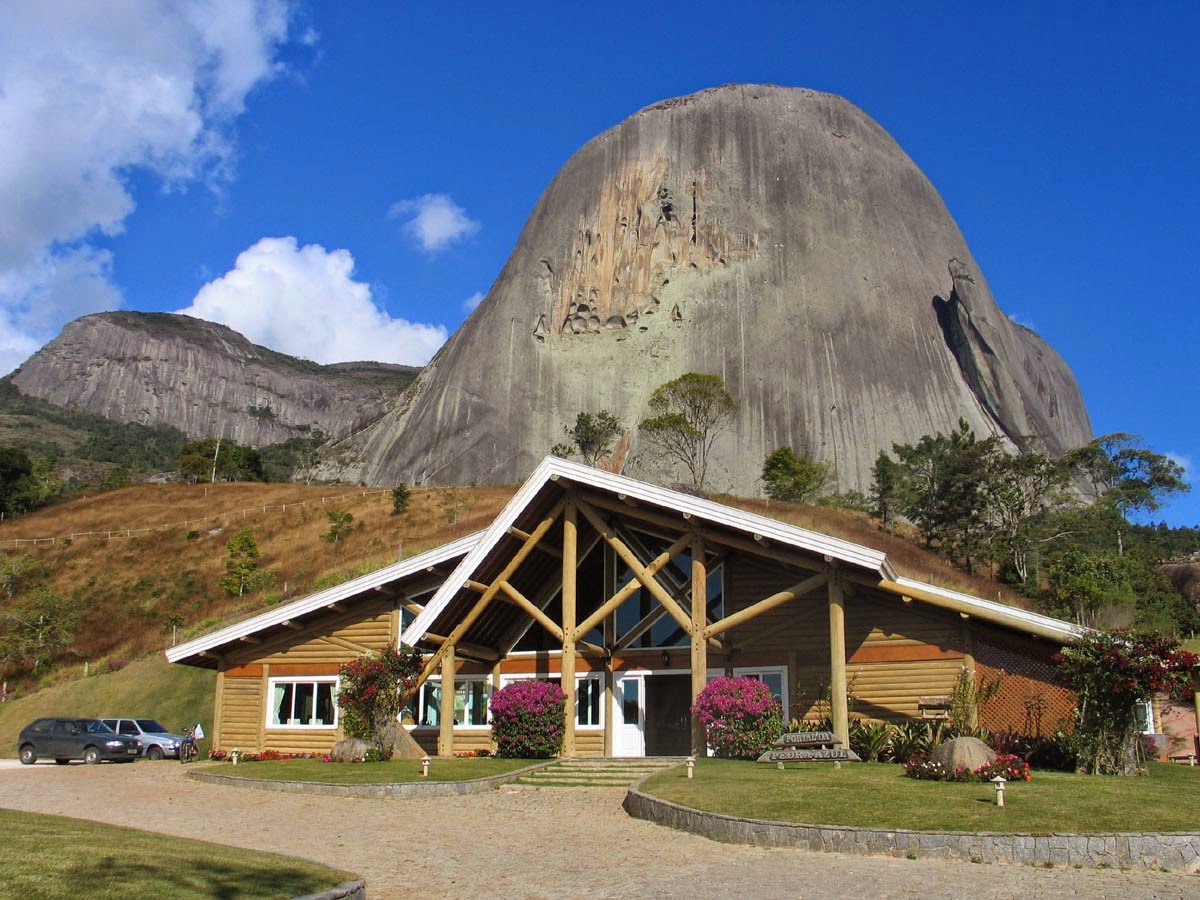 Pedra-Azul-centro-de-visitantes